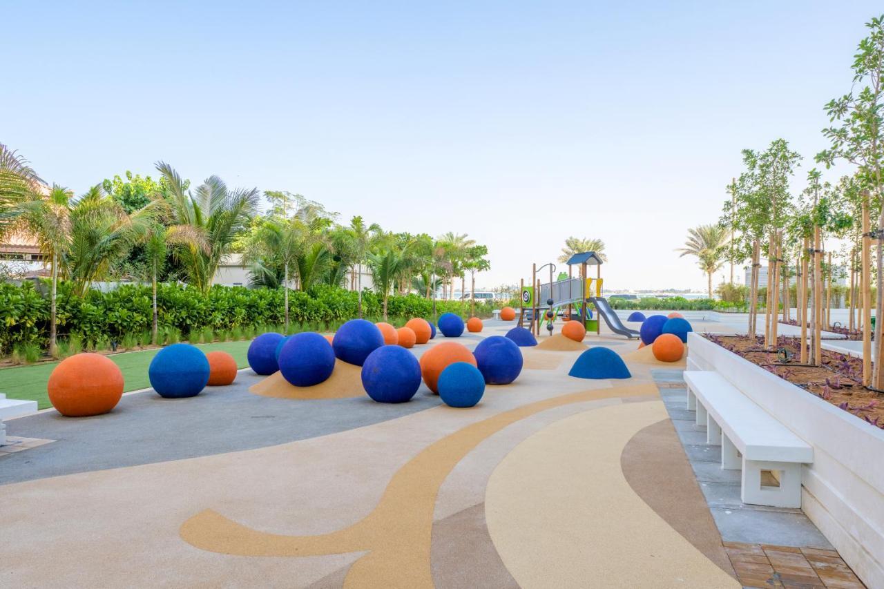 Ultra Luxury Palm - Mina Azizi - Free 5 Star Beach Resorts Access ドバイ エクステリア 写真